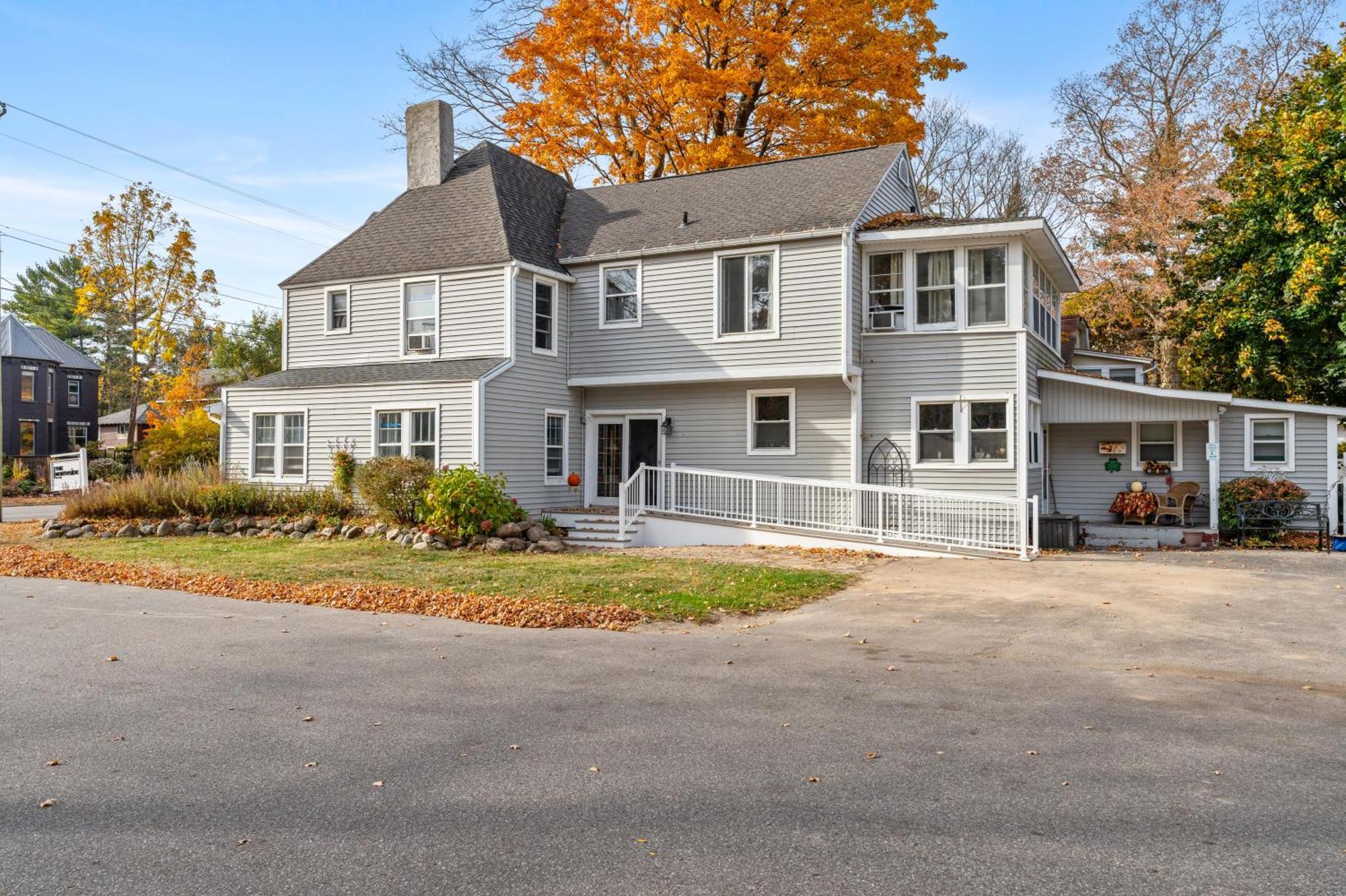 Charlevoix House - The Northside Bed & Breakfast Exterior foto